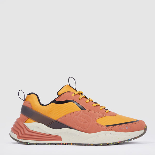 Sneakers in recycled materials
