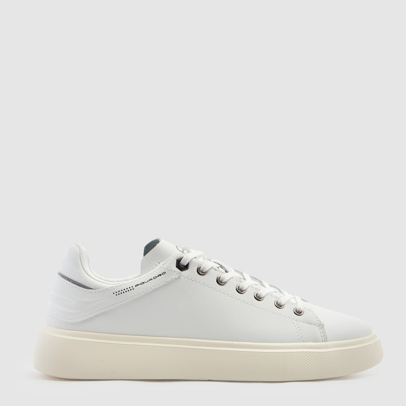 Men’s leather sneakers with ergonomic insole